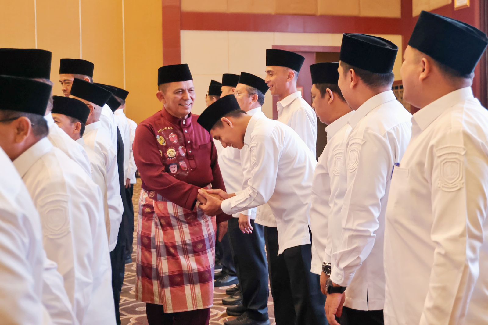 Malam Ta’aruf STQH XI Kepri: Gubernur Ansar Kukuhkan LPTQ 2025–2030, Tegaskan Misi Syiar Qur’ani Malam Ta’aruf STQH XI Kepri: Gubernur Ansar Kukuhkan LPTQ 2025–2030, Tegaskan Misi Syiar Qur’ani