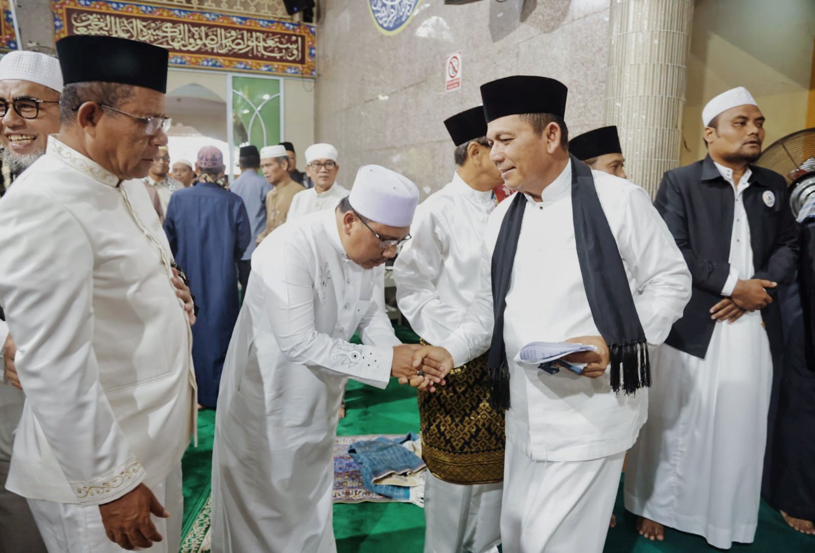 Gubernur Ansar Ahmad Jadi Khatib Salat Iduladha 1446 H di Tanjungpinang, Serukan Nilai Pengorbanan dan Ketakwaan Gubernur Ansar Ahmad Jadi Khatib Salat Iduladha 1446 H di Tanjungpinang, Serukan Nilai Pengorbanan dan Ketakwaan