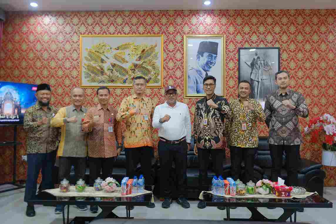 Wali Kota Tanjungpinang dan OJK Kepri Sinergi Tingkatkan Literasi Keuangan dan Cegah Pinjol Ilegal Wali Kota Tanjungpinang dan OJK Kepri Sinergi Tingkatkan Literasi Keuangan dan Cegah Pinjol Ilegal