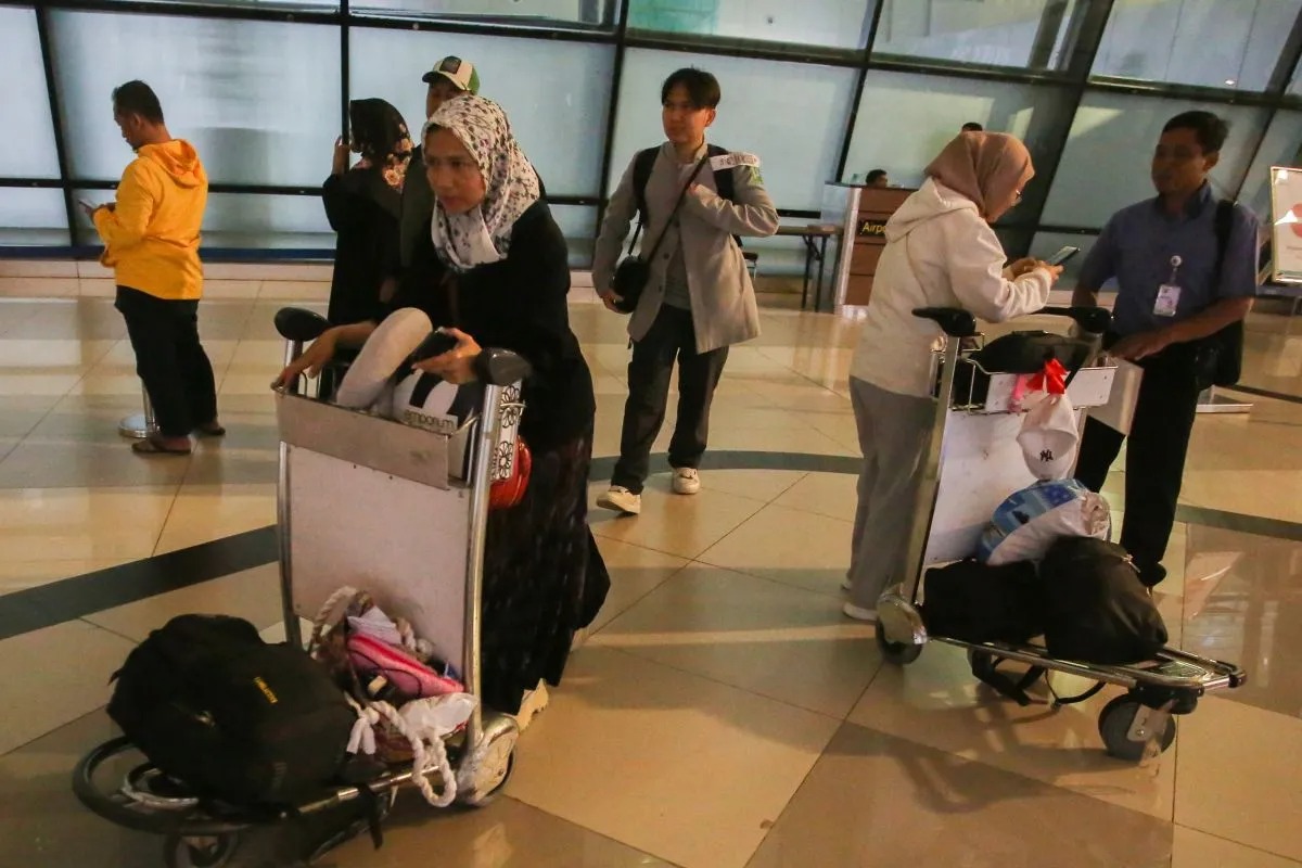 12 WNI Gelombang Terakhir Evakuasi dari Iran, Tiba di 12 WNI Gelombang Terakhir Evakuasi dari Iran, Tiba di