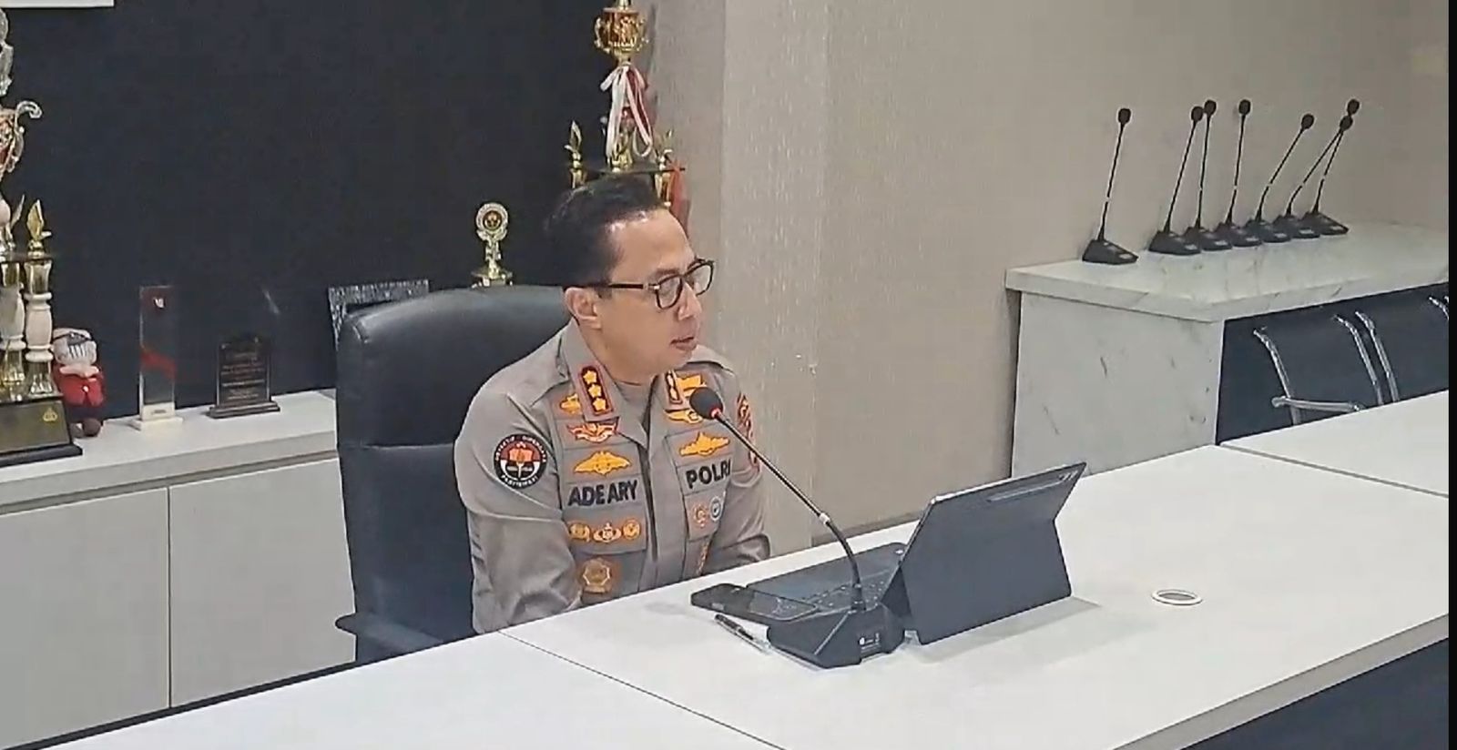 Pelaku Pencurian Kacamata di Mall Ditangkap, Modus SeolahOl Pelaku Pencurian Kacamata di Mall Ditangkap, Modus SeolahOl