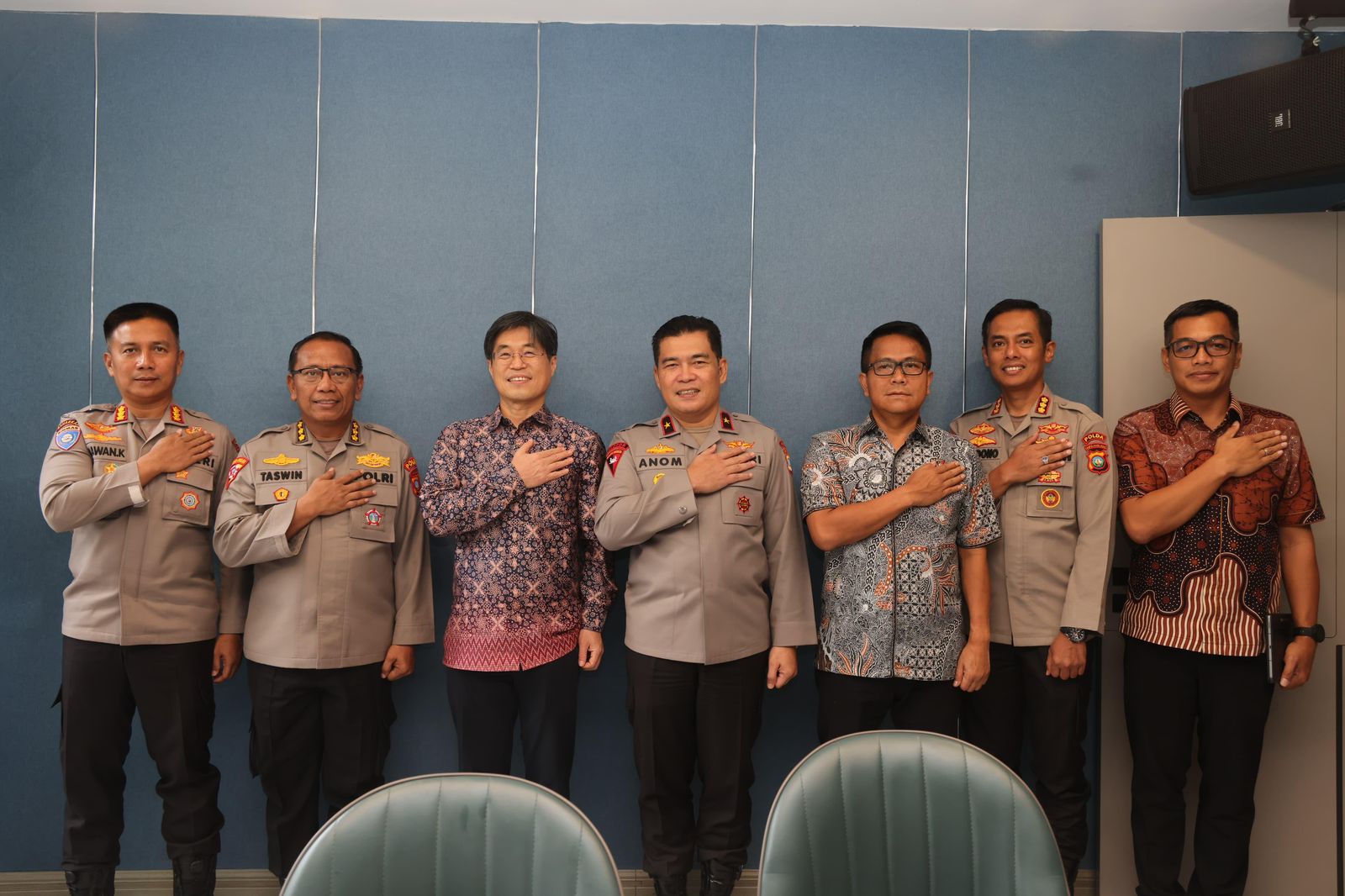 Wakapolda Kepri Terima Dirjen KOTRA, Bahas TPPO dan Rokok Il Wakapolda Kepri Terima Dirjen KOTRA, Bahas TPPO dan Rokok Il