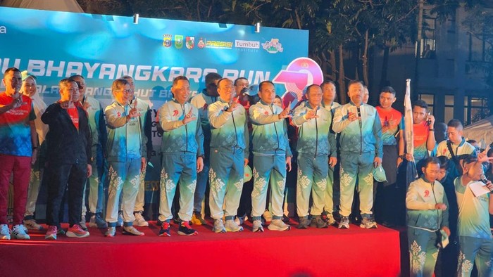 Kapolri Flag Off Riau Bhayangkara Run 2025 Kapolri Flag Off Riau Bhayangkara Run 2025