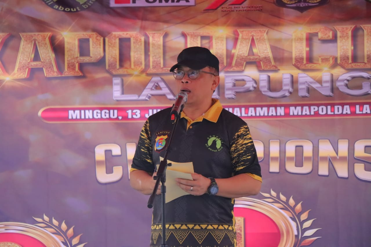 Ribuan Burung Adu Merdu di Mapolda Lampung, Bikin Heboh Kica Ribuan Burung Adu Merdu di Mapolda Lampung, Bikin Heboh Kica