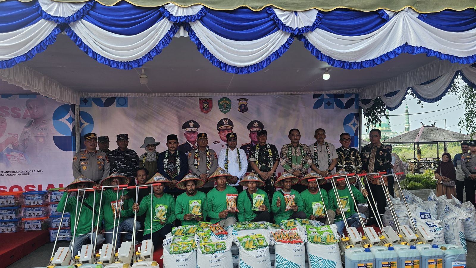 Polres Kutim Berikan Alsintan Kepada Kelompok Tani, Bentuk W Polres Kutim Berikan Alsintan Kepada Kelompok Tani, Bentuk W