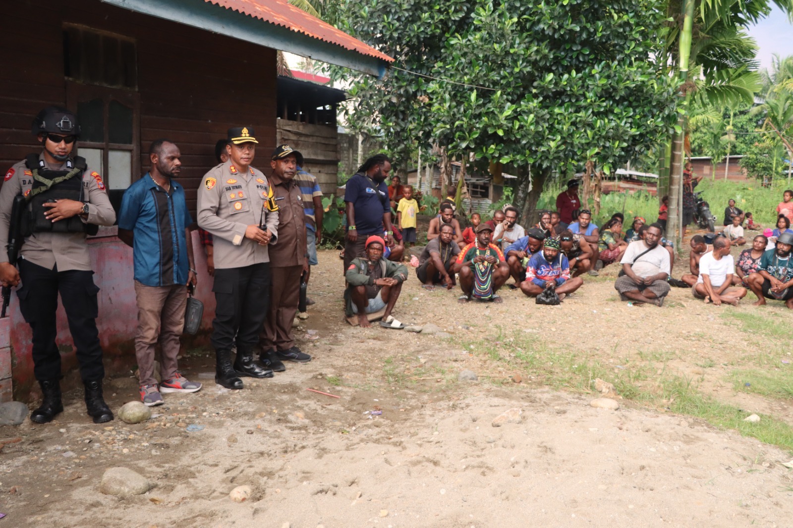 Langkah Humanis Kapolres Nabire Redakan Konflik Keluarga di Langkah Humanis Kapolres Nabire Redakan Konflik Keluarga di