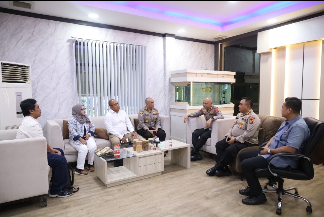 Kapolda Babel Berikan Apresiasi pada Tim Penelitian Puslitba Kapolda Babel Berikan Apresiasi pada Tim Penelitian Puslitba